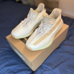 Yeezy 350 V2 Hyperspace 