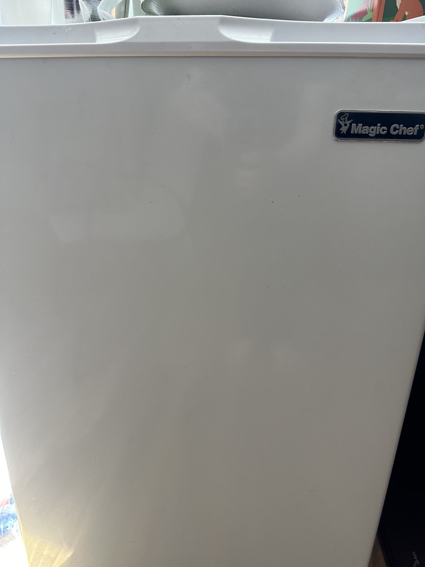 3.0 cu. ft. Manual Defrost Upright Freezer- Works Great
