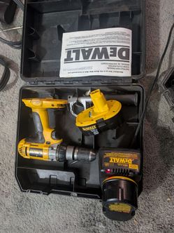 DeWALT Cordless Drill DW987 18-volt 1/2-in Cordless Drill