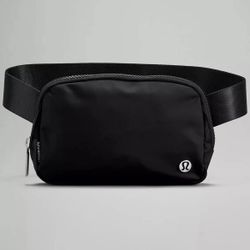 Lululemon Everywhere Belt Crossbody Bag