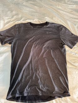 Nike Dri-Fit Workout Shirt. Men’s Medium Gray