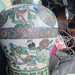 Large VINTAGE JAPANESE URN