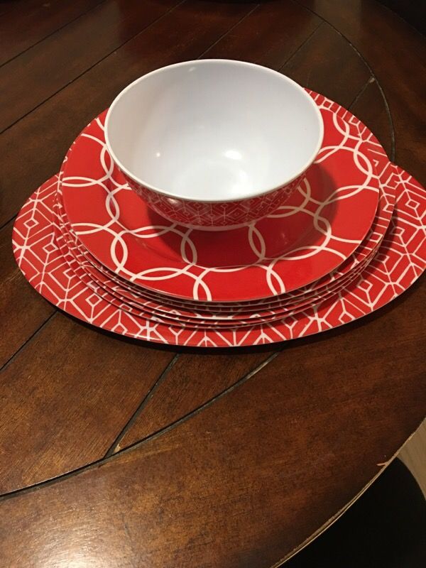 New set of 8 I bowl 6 plates one platter