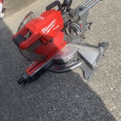 Milwaukee 12” Blede M18 Miter Saw Sliding 
