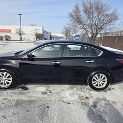 2014 Nissan Altima * Clean interior*