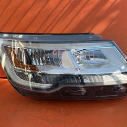 2016 2017 2018 2019 Ford Explorer Right Passenger Side LED Headlight Chrome OEM
