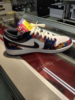 Nike dunks size 10