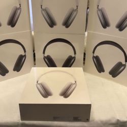 Apple Airpod Maxes *check market*