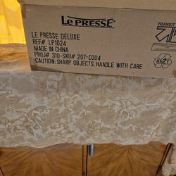 Le Presse Deluxe  With All Attachments 