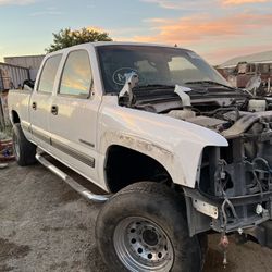 2001 Chevy Silverado 2500 Part Out