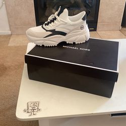 Michael Kors Size 7