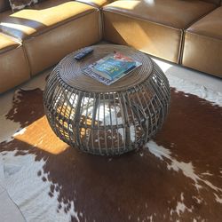 Wicker round coffee table