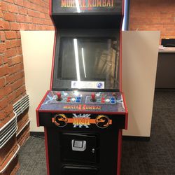 Vintage Arcade Game Mortal Kombat II