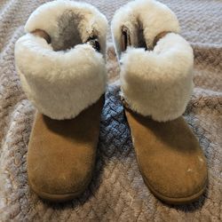 Toddler Uggs 9c