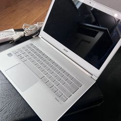 Acer Aspire S7 Ultrabook – i5 / 4GB / 128GB SSD