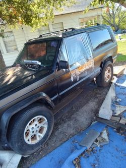 '93  rare  2 door jeep cherokee