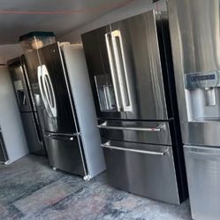 🎄REFRIGERATOR SALE !!🎄 Starting @$225 (White Top Freezer ) Delivery available for small fee 🚛🥲🎁