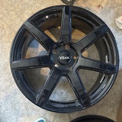 20” Voxx Divo Wheels W Lugs 120x5 Gloss Black