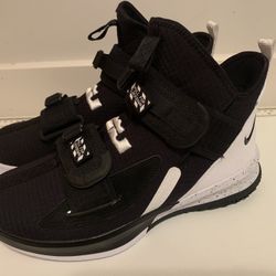 Nike Shoes Size 7.5. Brand New 