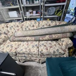 Beautiful Floral Couch! 