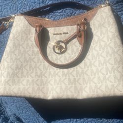 Micheal Kors Purse Worn Twice 