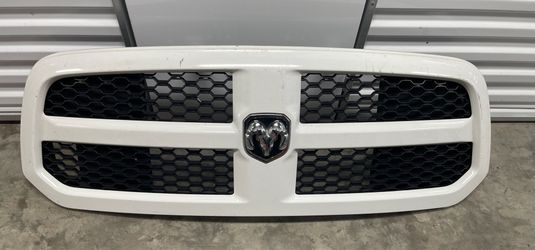 Dodge 1500 oem grill 2013-2018
