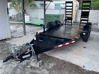 Heavy duty equipment, trailer with ramps