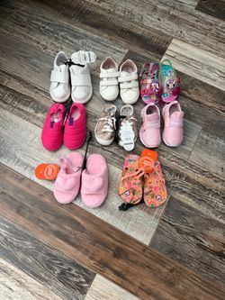 Toddler Girls Shoes Bundle (Size 7/8)
