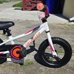 Specialized Riprock Coaster 12 kids' bike.
Like New Ready to Ride 