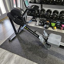 READ DESCRIPTION BELOW.  Concept 2  Model D  Rower  w/ PM5  LOW METERS. DELIVERY AVAIL. FIRM PRICE.