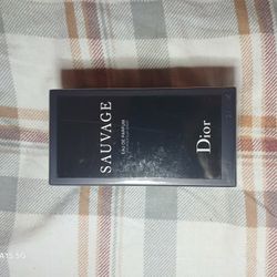 Dior Sauvage Eau De Parfum