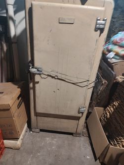 1950s Refrigerator Icebox refurbishing project