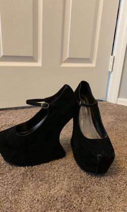 Black shoes