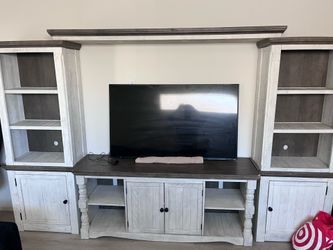 Tv Entertainment Set