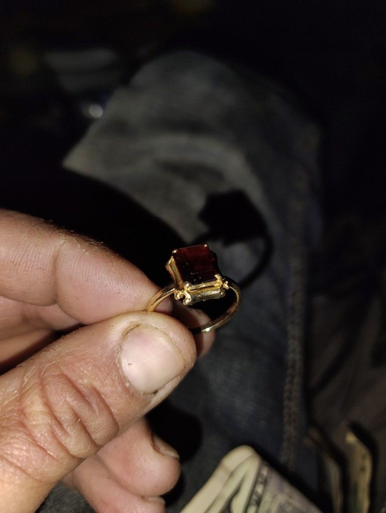4ct Emerald Cut Red Garnet 14 kt Gold Ring
