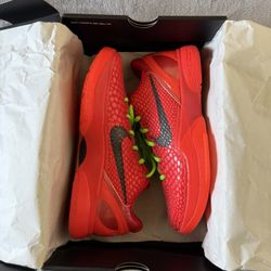 Kobe (size 8.5)