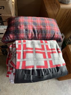 Travel Pillow & Blanket, Great Shape