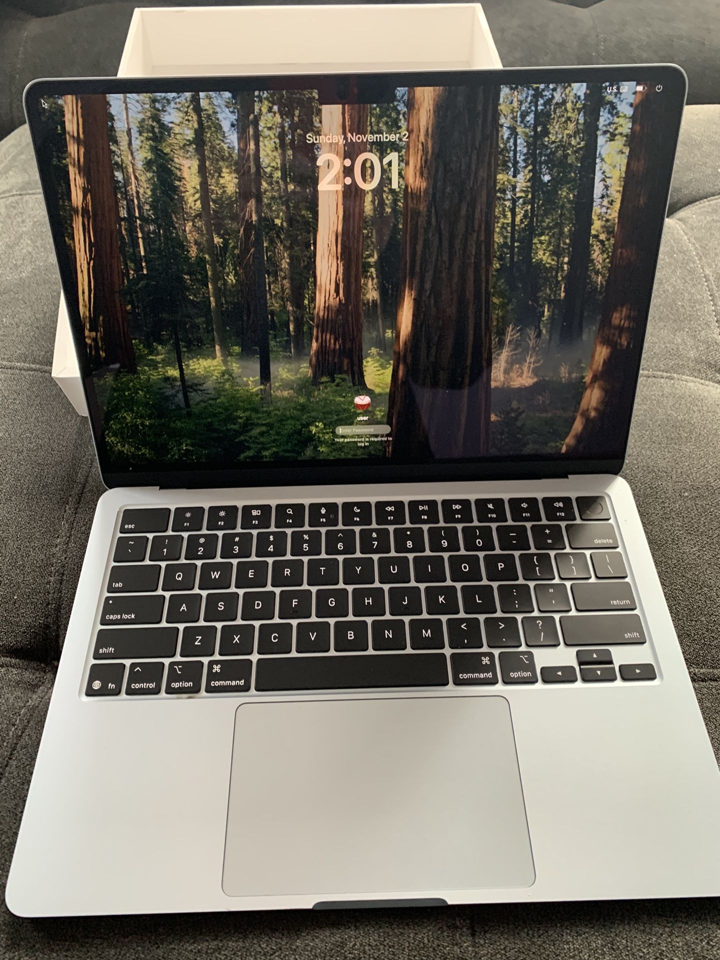 Apple 2025 MacBook Air 13-inch Laptop with M4 chip: Built for Apple Intelligence, 13.6-inch Liquid Retina Display, 16GB Unified Memory, 256GB SSD Stor