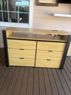 6 drawer dresser with led light
