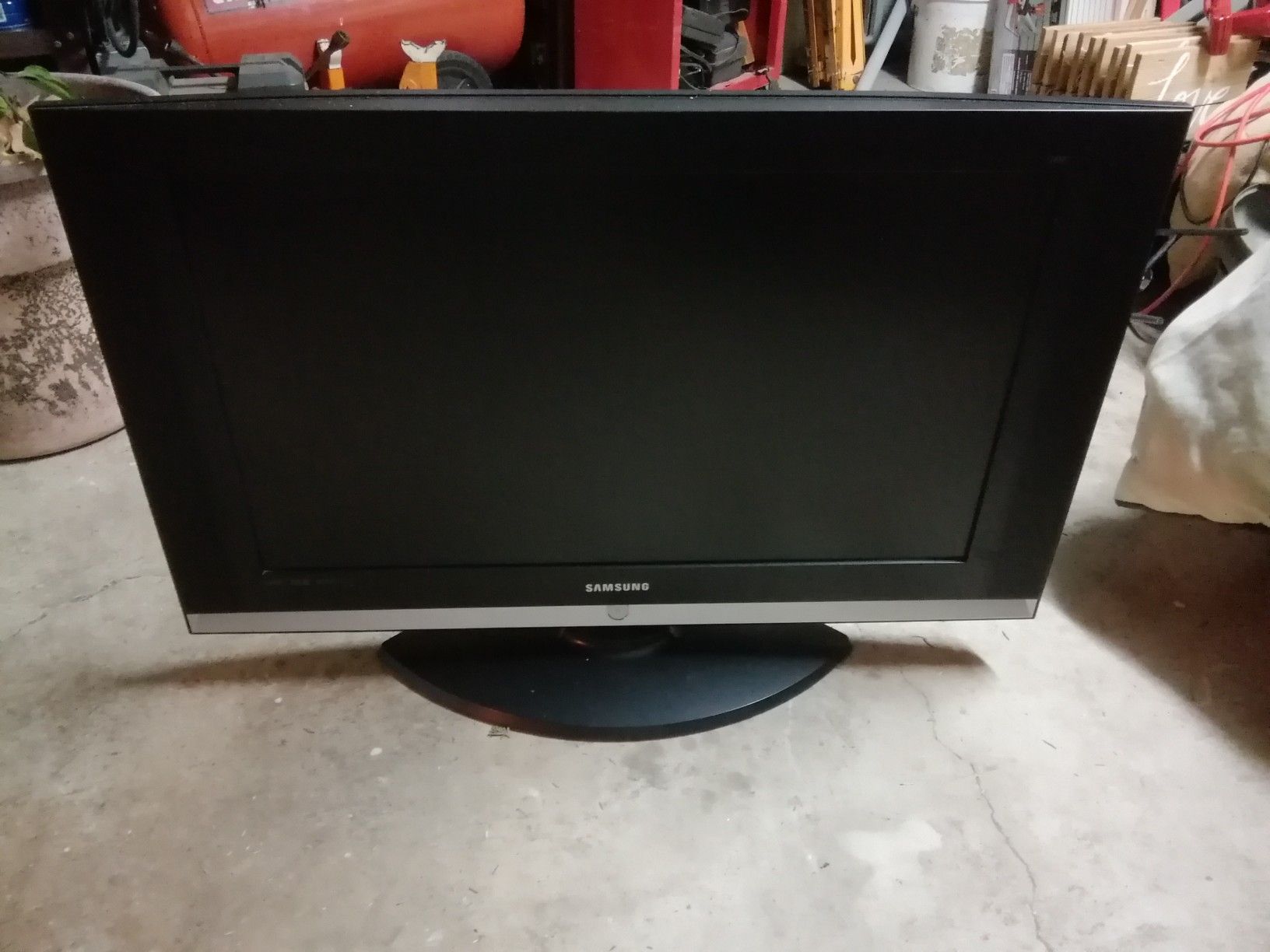 Samsung LN-S3241D 32" 720p HD LCD Television