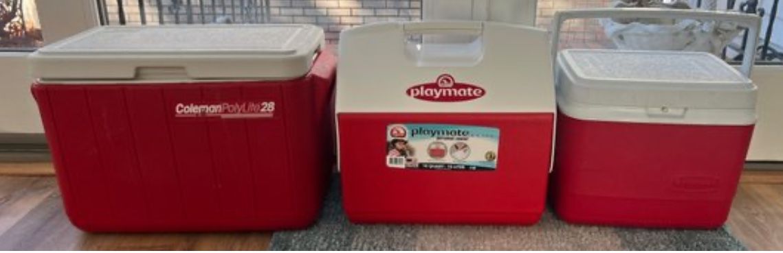3 ICE AND FOOD PORTABLE COOLERS COLEMAN, PLAYMATE, RUBBERMAID