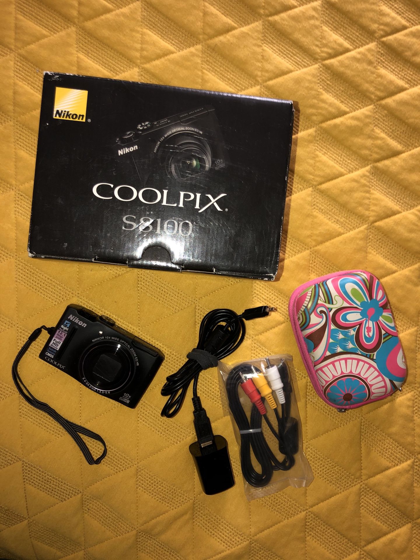 Nikon Coolpix S8100