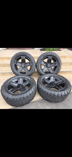 20" MAMBA rins w/ 33"x12.50R20 Falken Wildpeak MT tires