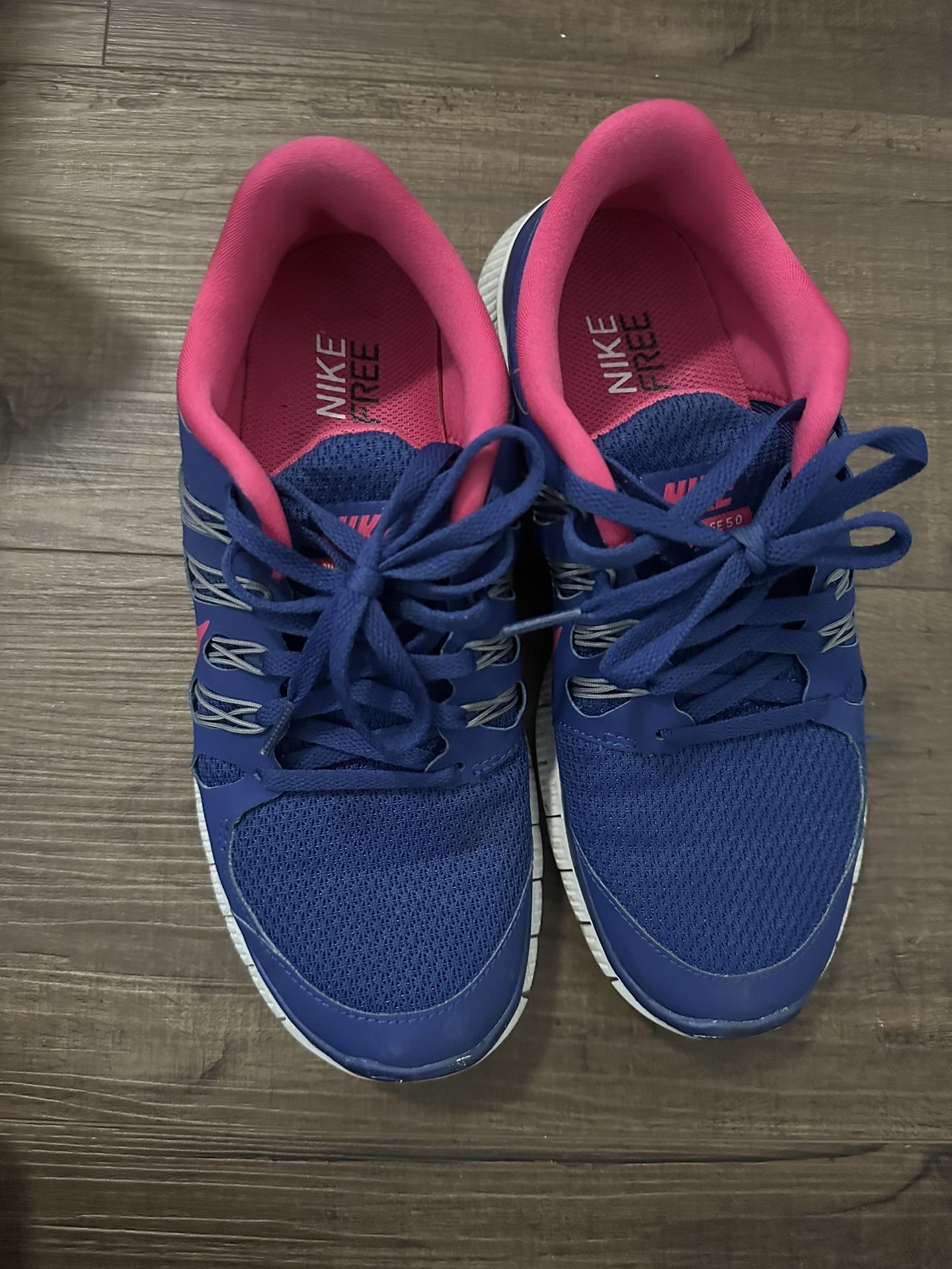 Nike Women’s Shoes Size 8