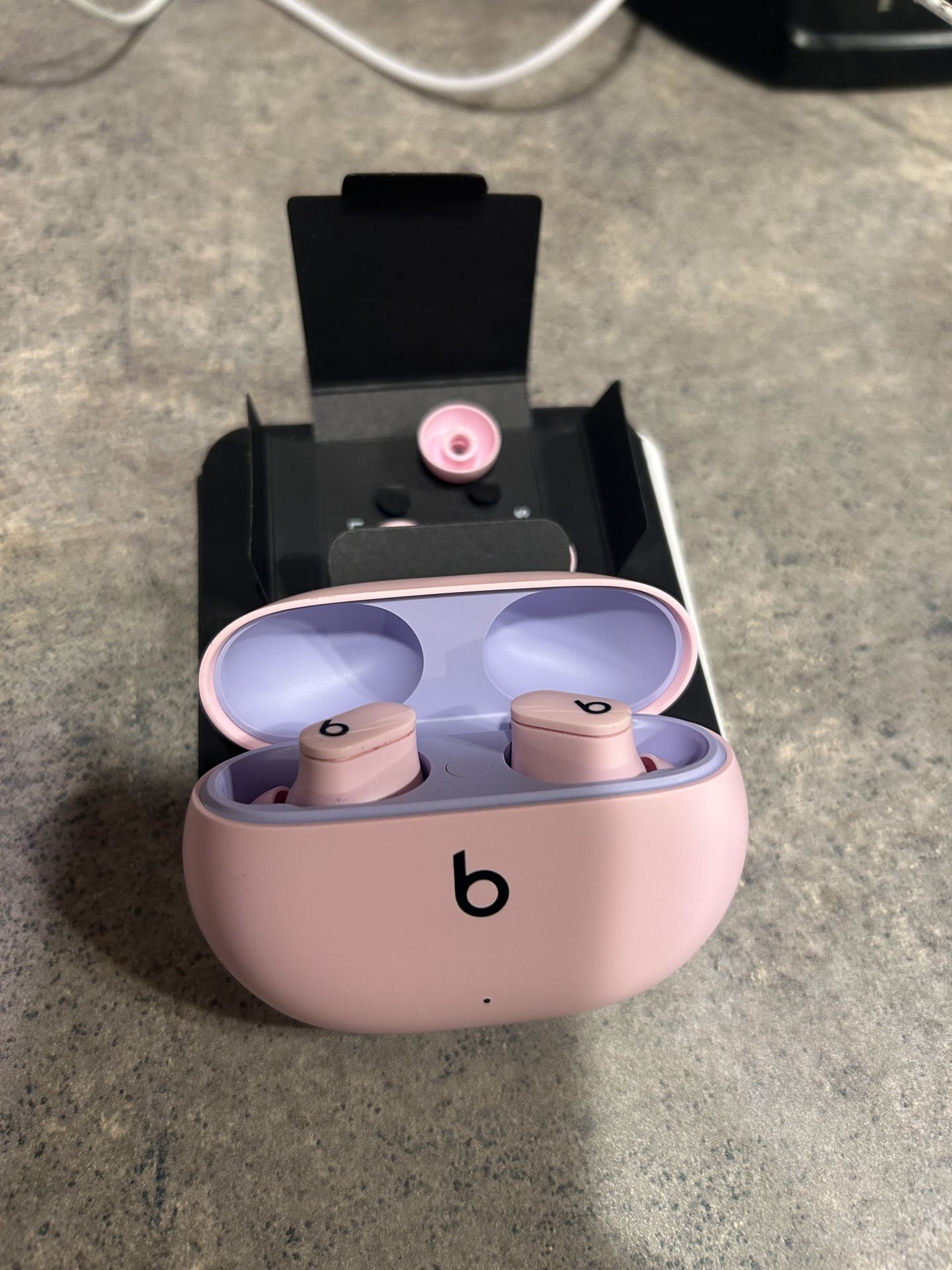 Beats Ear Buds Pink