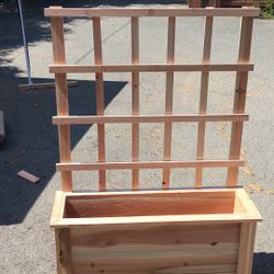 Planter box with trellis 