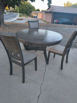 Round Dining Table with 3 Chairs