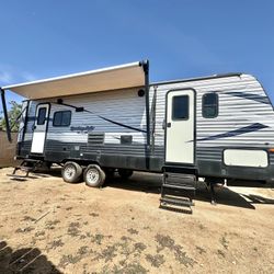 2018 30FT FOREST RIVER 1 SlideOut 