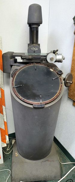 Optical comparator