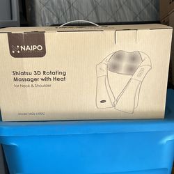 Shoulder massager with heat